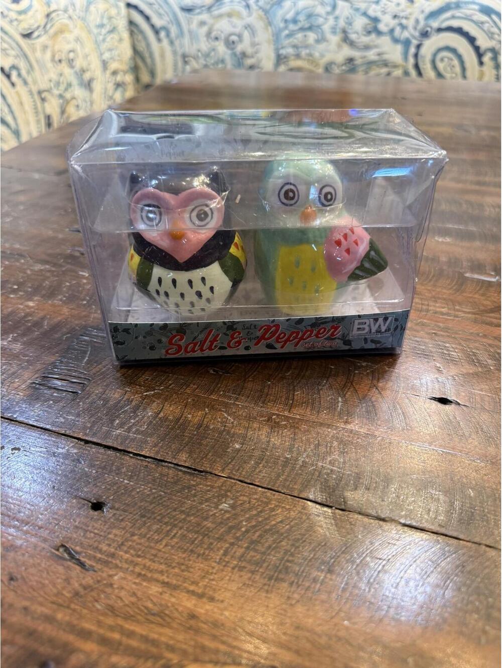 Boston Warehouse Artsy Owl Ceramic Salt and Pepper Shaker Set in Box